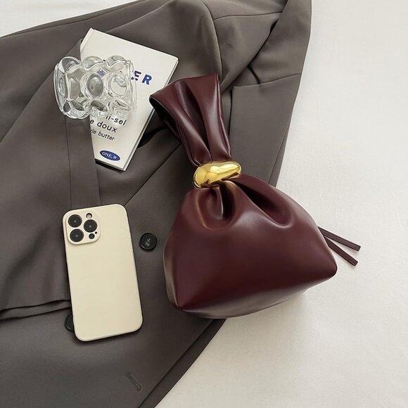 Versatile Burgundy Vegan Leather Wristlet with Gold Zip - Ideal for Everyday - Picture 4 of 6